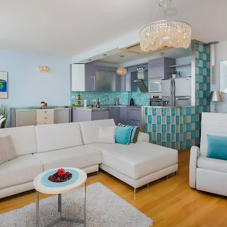 Brilliant Blue Luxury Appartement *