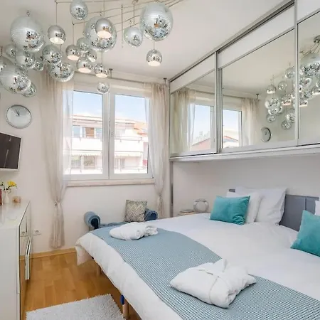 Brilliant Blue Luxury * Split