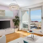 Διαμέρισμα Brilliant Blue Luxury