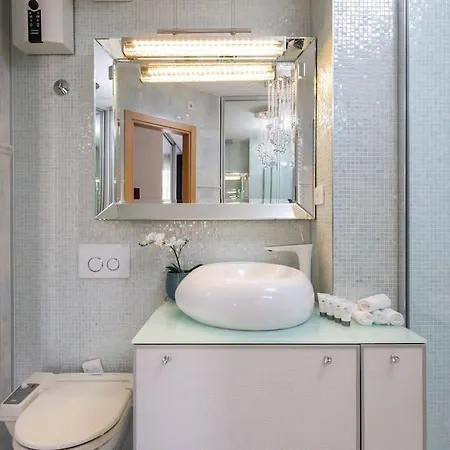 Brilliant Blue Luxury Spalato